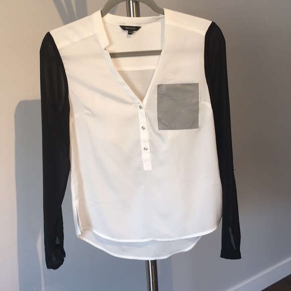 RW & CO Blouse - Picture 2 of 5